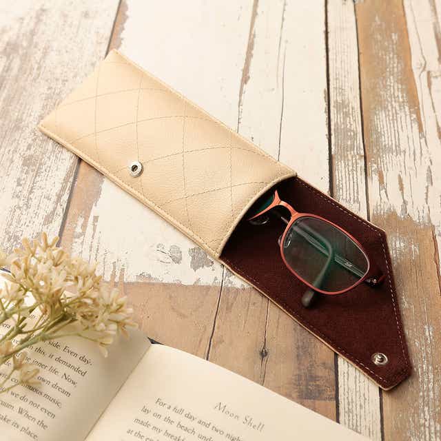 M ベージュ メガネケース Kagula 抗菌 眼鏡ケース ソフトケース おしゃれ かわいい スリム メンズ レディース サングラスケース ハズキルーペケース めがねケース 革 大きめ ソフト コンパクト Tees 茨城県つくばみらい市 Jre Pointが 貯まる 使える Jre Mall M ベージュ メガネケース Kagula 抗菌 眼鏡ケース ソフトケース おしゃれ かわいい スリム メンズ レディース サングラスケース ハズキルーペケース めがねケース 革 大きめ ソフト コンパクト Tees 茨城県つくばみらい市 Jre Pointが 貯まる 使える Jre Mall