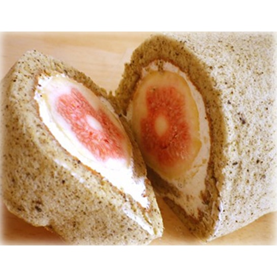 生いちじくの紅茶ロールケーキといちじくのset 愛知県日進市 Jre Pointが 貯まる 使える Jre Mall