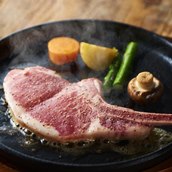 ＩＢＥＲＩＣＯ−ＹＡ　イベリコ豚骨付きロースステーキ　送料無料【※肉の日（29日）対象商品】