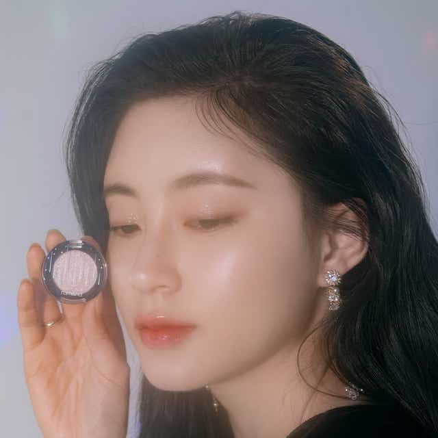 ロムアンドグリッター シャドウ 02 ホワイトホール 1 2g シャンドエルブ Jre Mall