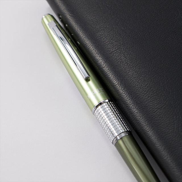 ぺんてる 万年cil ケリー 0 5mm スモーキーグレー 暮らしとしごとの文具店 Jre Pointが 貯まる 使える Jre Mall