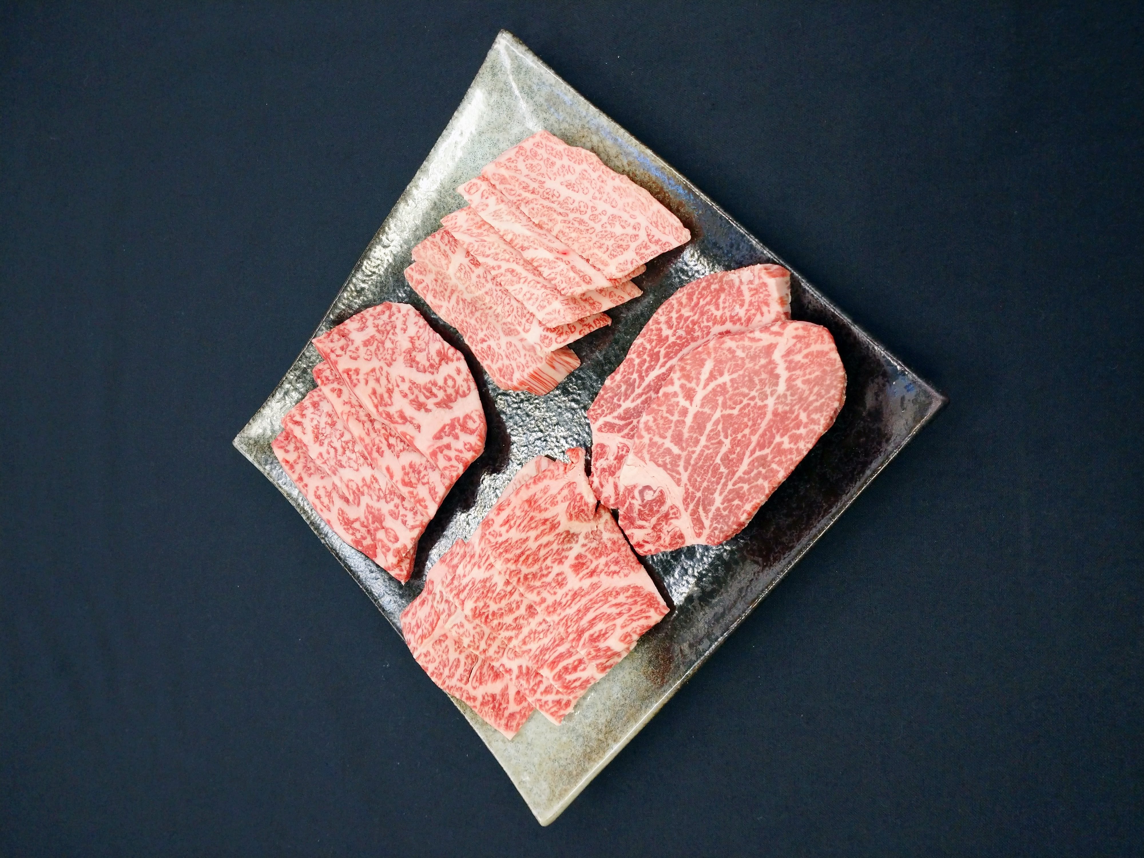 一人焼肉にも たまき家焼肉エグゼクティブセット 1 2人前 特製タレ付き 黒毛和牛メスウシサーロイン100g 黒毛和牛メスウシ 特上カルビ100g 黒毛和牛メスウシ ヒレ肉80g 黒毛和牛メスウシ 特上ロース80g 特製タレ40g たまき家 Jre Pointが 貯まる