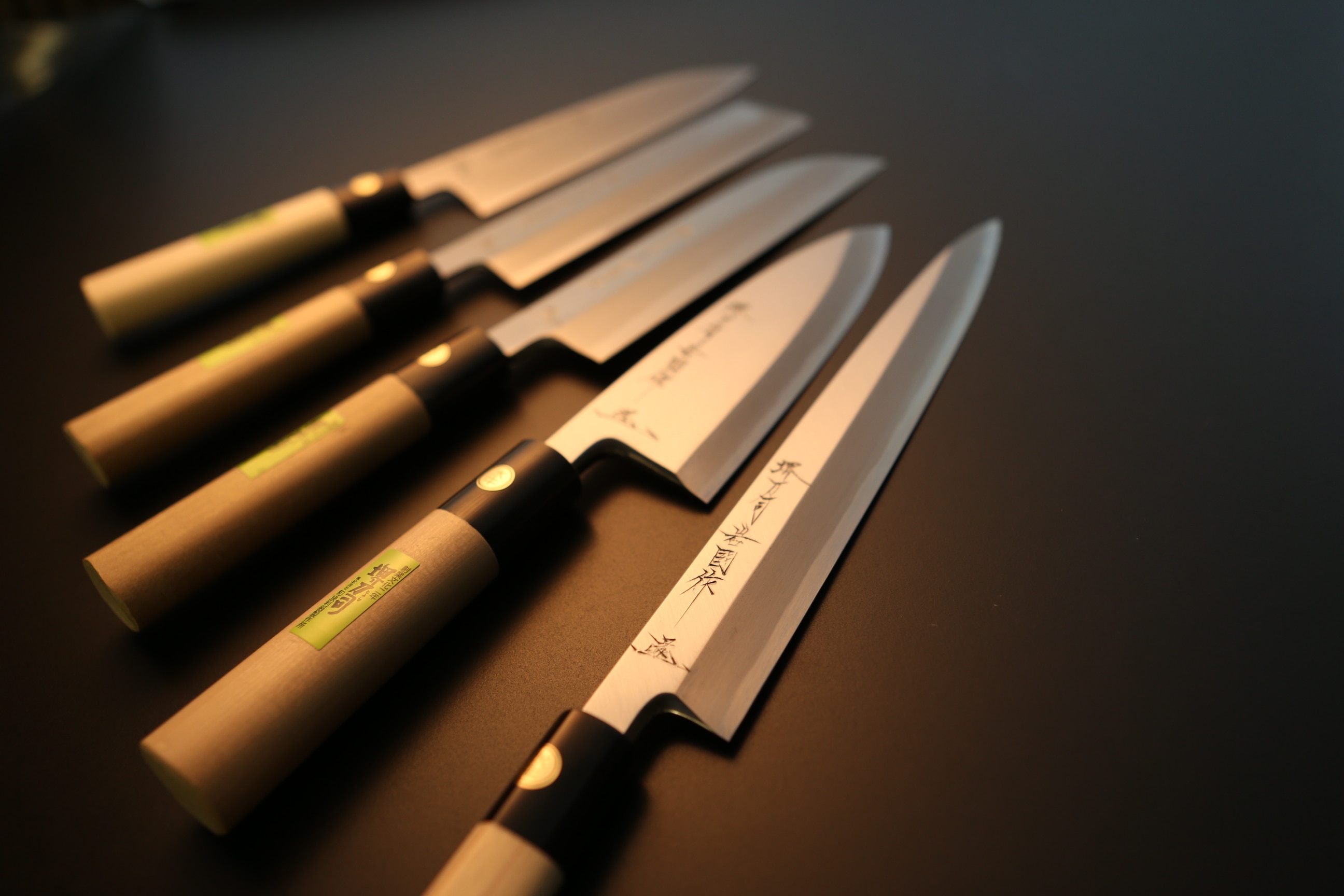 堺刀司岩國作鎌型薄刃庖丁 右利き用 刃身 安来鋼 口金 水牛 柄 天然木 180 堺刀司 Jre Pointが 貯まる 使える Jre Mall