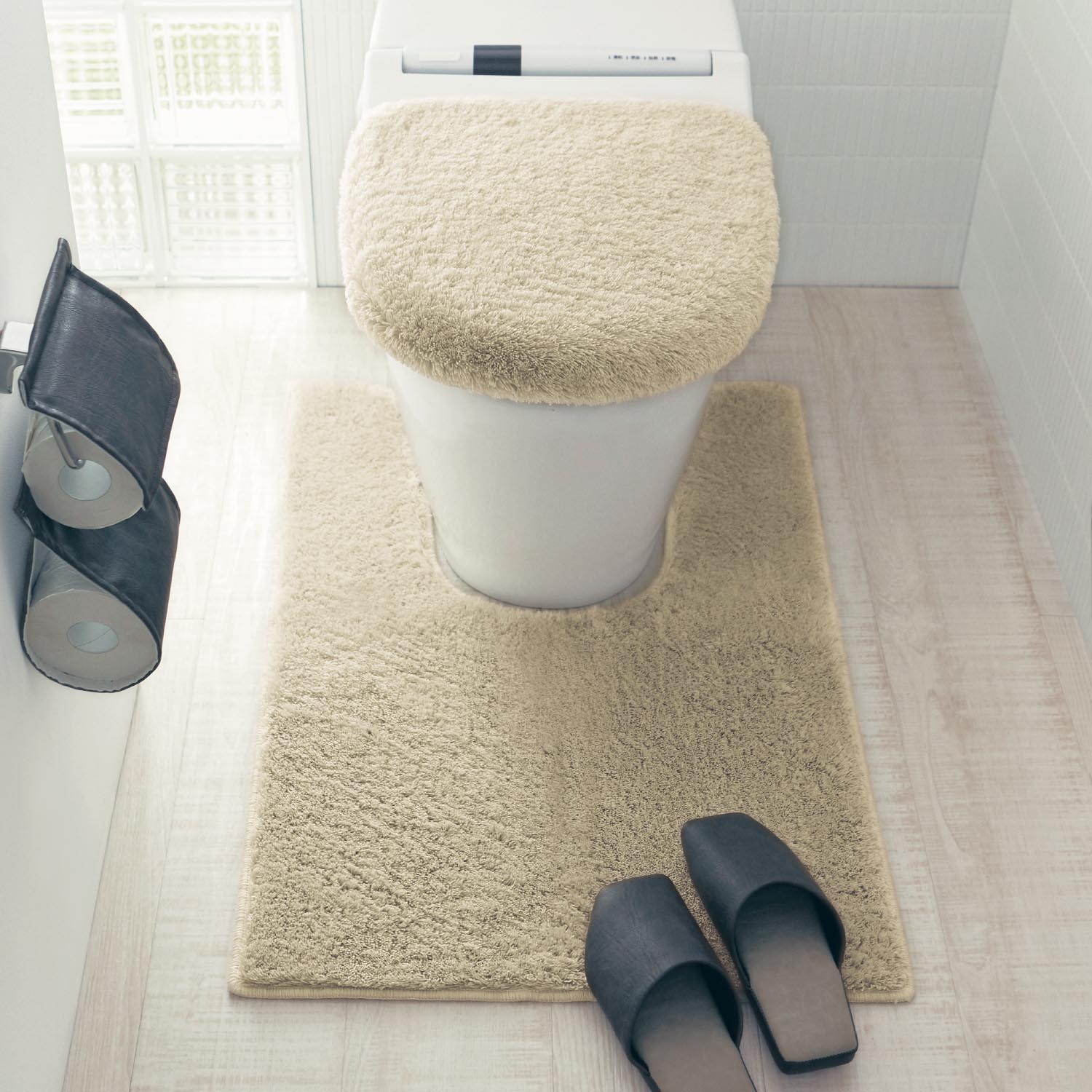 ベルメゾン トイレのニオイに特化した消臭トイレマット・フタカバー
