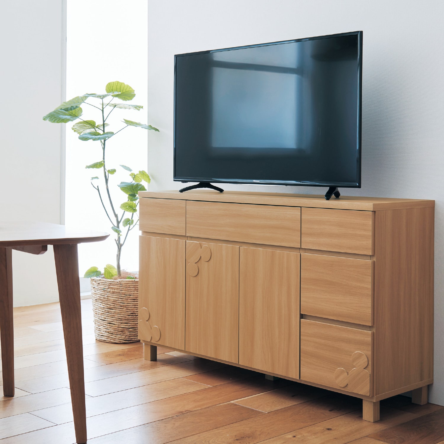 ベルメゾン ディズニー たっぷり収納できるテレビ台「ミッキーモチーフ 