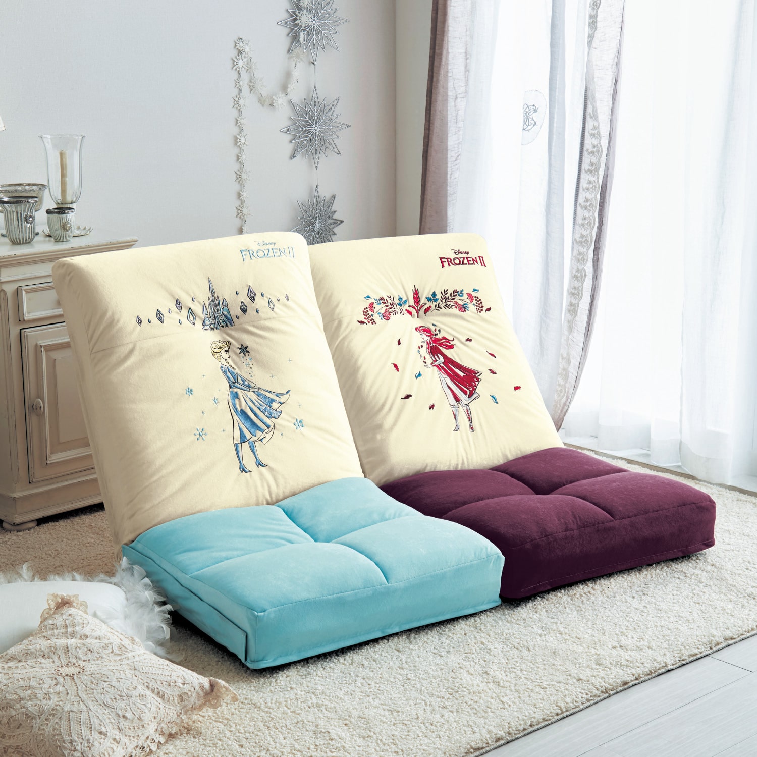 ベルメゾン ディズニー 贅沢刺繍のゆったりくつろげるローソファー ベル ベル ベルメゾン Jre Mall店 Jre Pointが 貯まる 使える Jre Mall