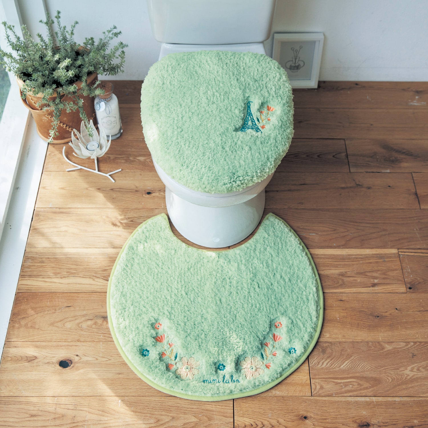 ベルメゾン ミニラボ トイレマット フタカバー 刺繍のようなお花畑 標準マット フタカバーなし 標準マット フタカバーなし ベルメゾン Jre Mall店 Jre Pointが 貯まる 使える Jre Mall