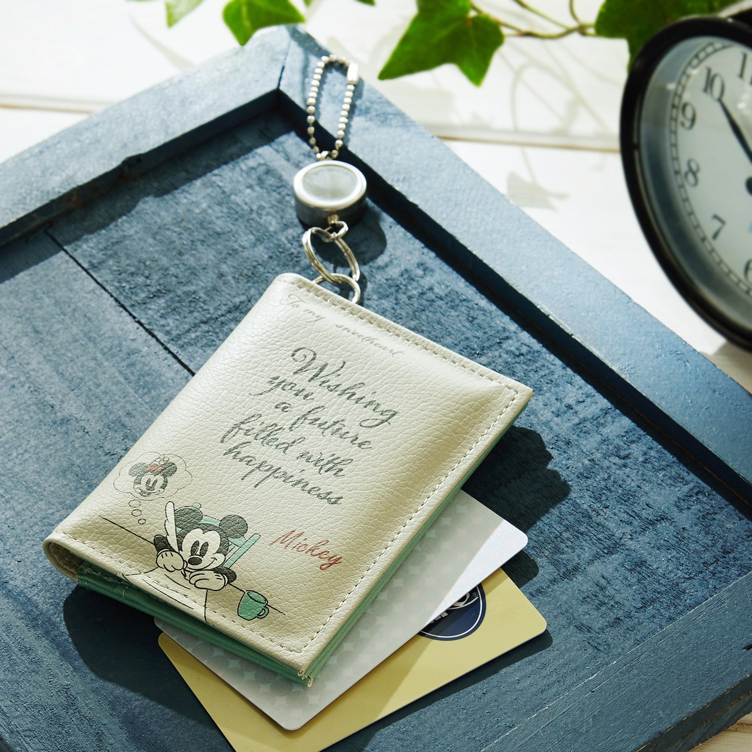 ベルメゾン ディズニー ２つ折りパスケース 日本製 ミッキー ミニー ミッキー ミニー ミッキー ミニー ベルメゾン Jre Mall店 Jre Pointが 貯まる 使える Jre Mall