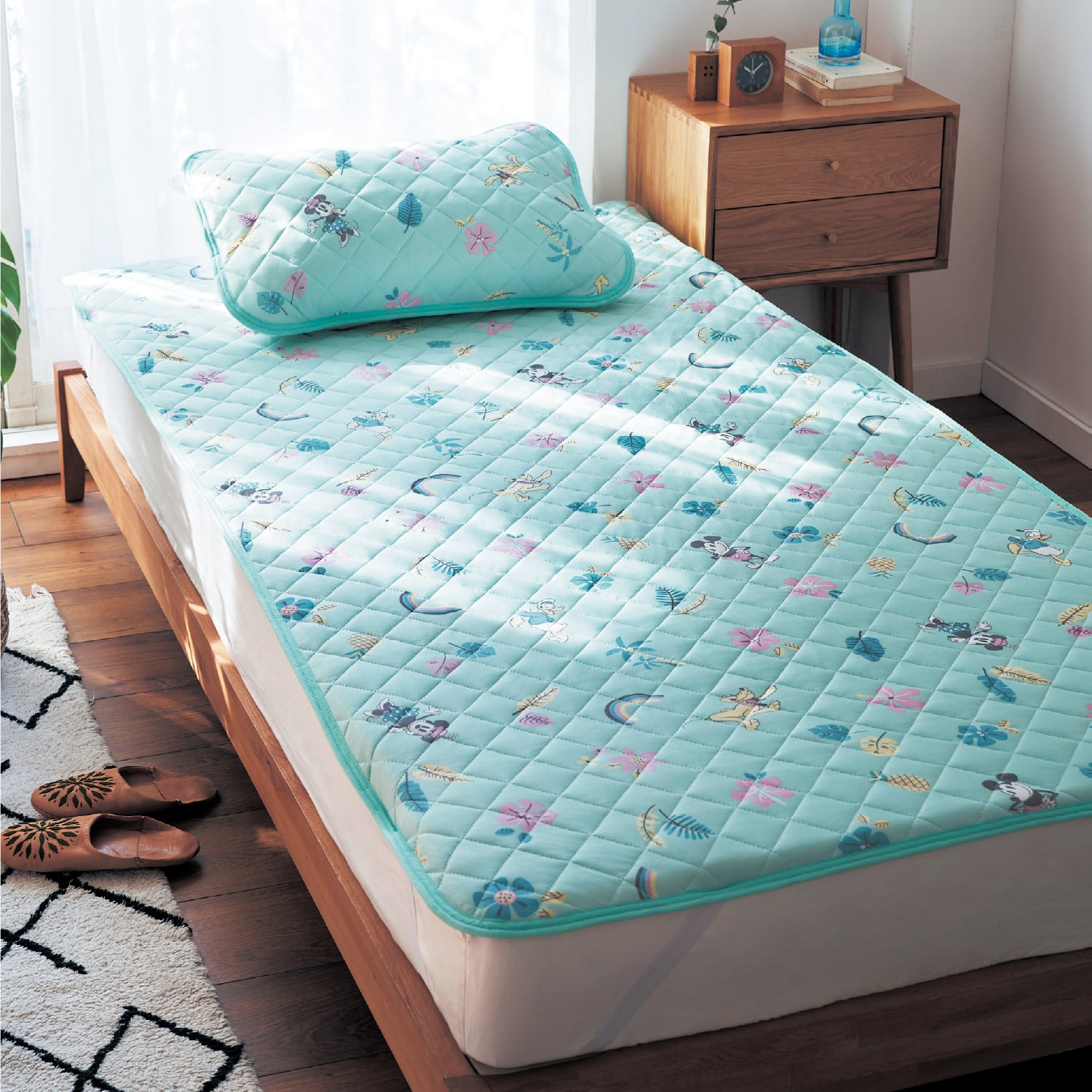 ベルメゾン ディズニー 接触冷感のひんやり枕パッド 敷きパッドセット ミッキー フレンズ シングル シングル ベルメゾン Jre Mall店 Jre Pointが 貯まる 使える Jre Mall