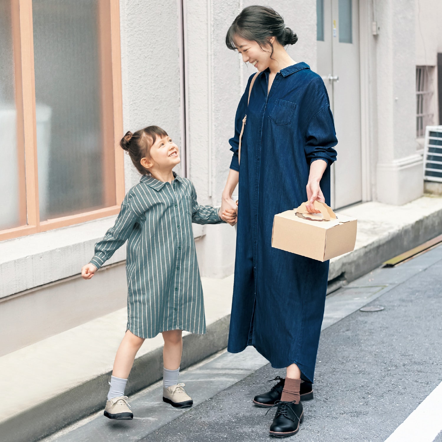 ベルメゾン 親子でリンクレディースシャツワンピース グリーン系