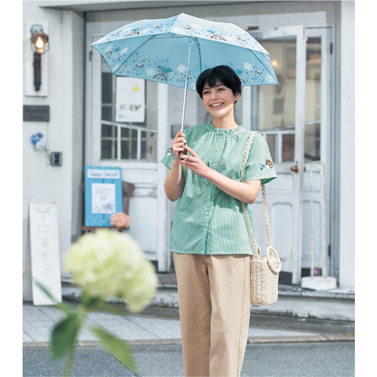 ベルメゾン ディズニー 両袖刺繍の前後2wayフリル襟ブラウス チップ デール チップ デール L L チップ デール ベルメゾン Jre Mall店 Jre Mall