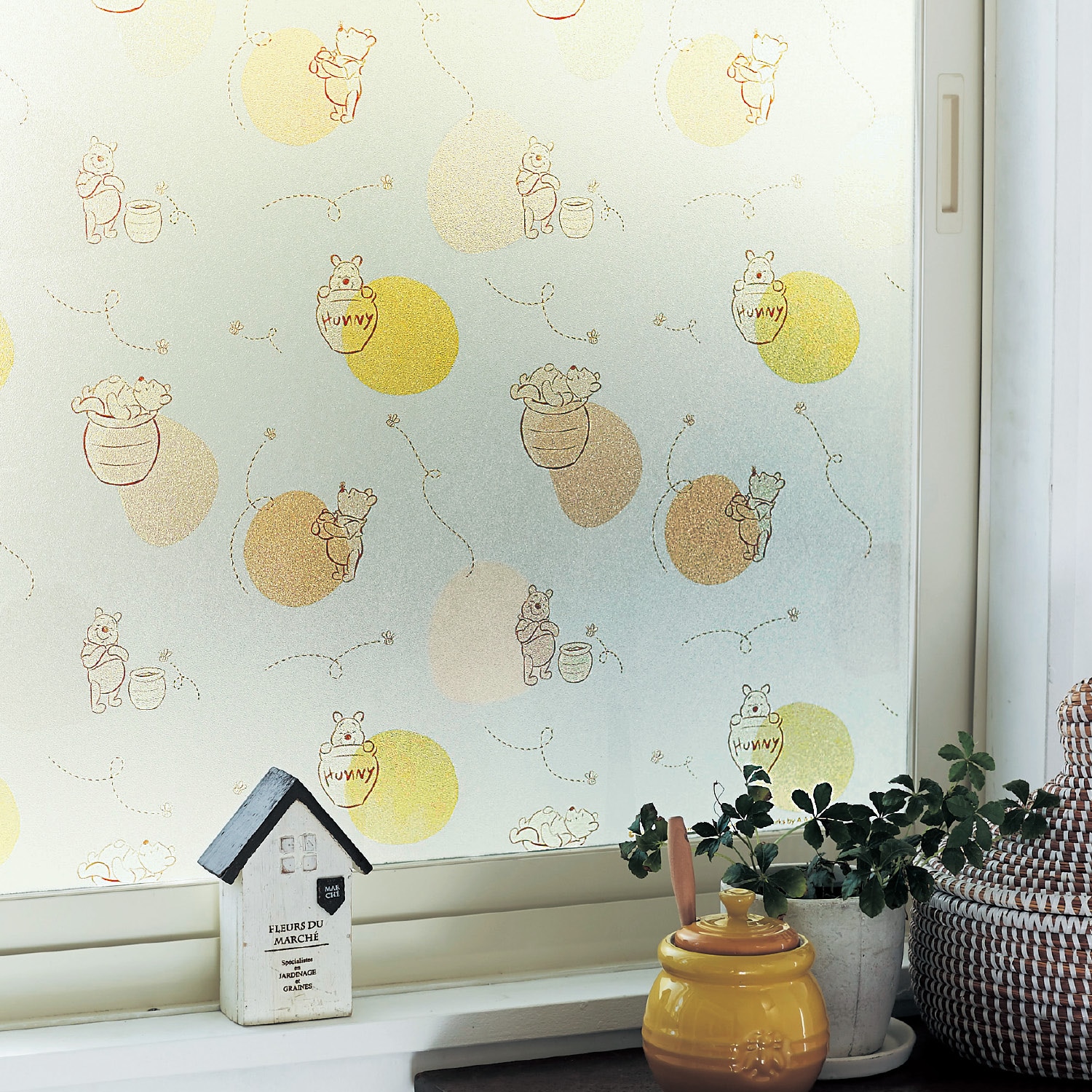 ベルメゾン ディズニー ステンドグラス風ｕｖカット窓飾りシート 選べるキャラクター ミッキーモチーフ ミッキーモチーフ ベルメゾン Jre Mall店 Jre Mall