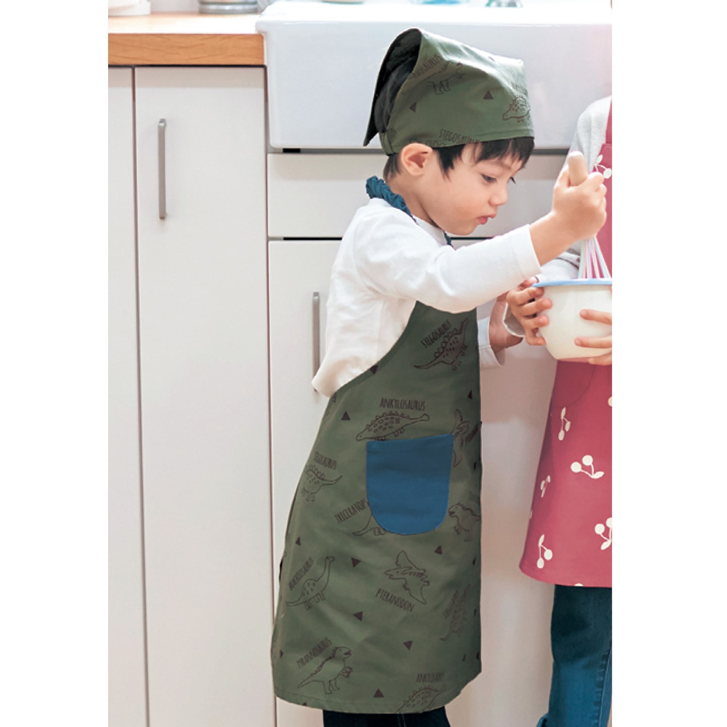 ベルメゾン 園児用こどもエプロン 三角巾セット 巾着袋付き さくらんぼ 90 110 90 110 さくらんぼ ベルメゾン Jre Mall店 Jre Mall