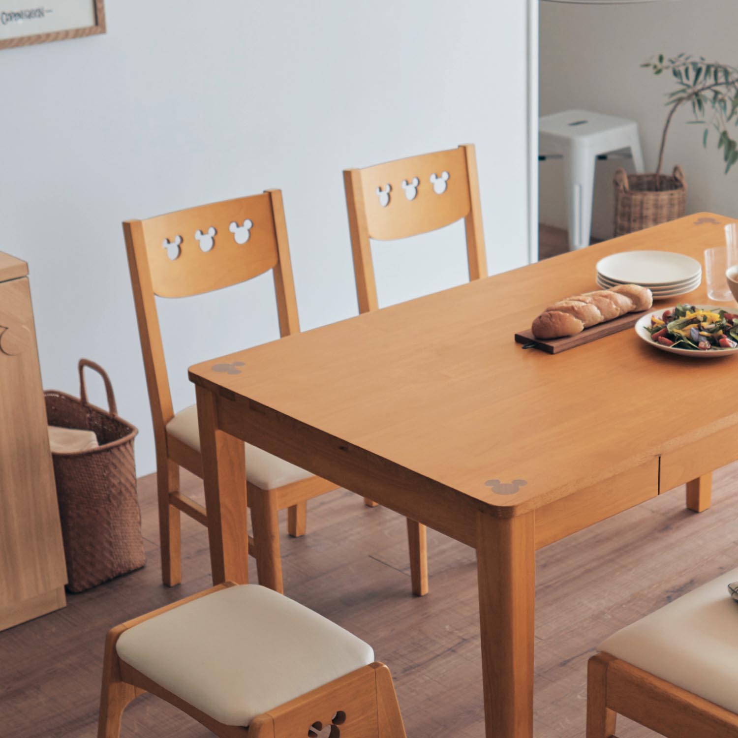 ベルメゾン ディズニー チェア2脚セット「ミッキーモチーフ