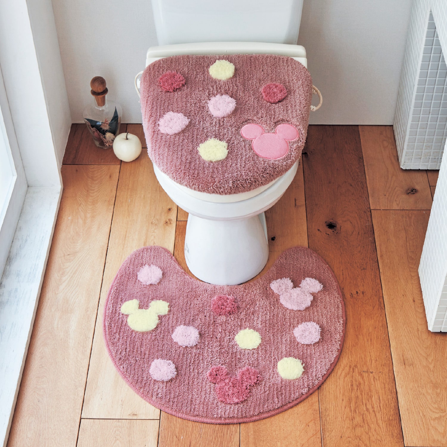 ベルメゾン ディズニー ドット柄のぽこぽこトイレマット フタカバー 単品 セット ミッキーモチーフ ピンク系 標準マット フタカバーなし 標準マット フタカバーなし ピンク系 ベルメゾン Jre Mall店 Jre Pointが 貯まる 使える Jre Mall