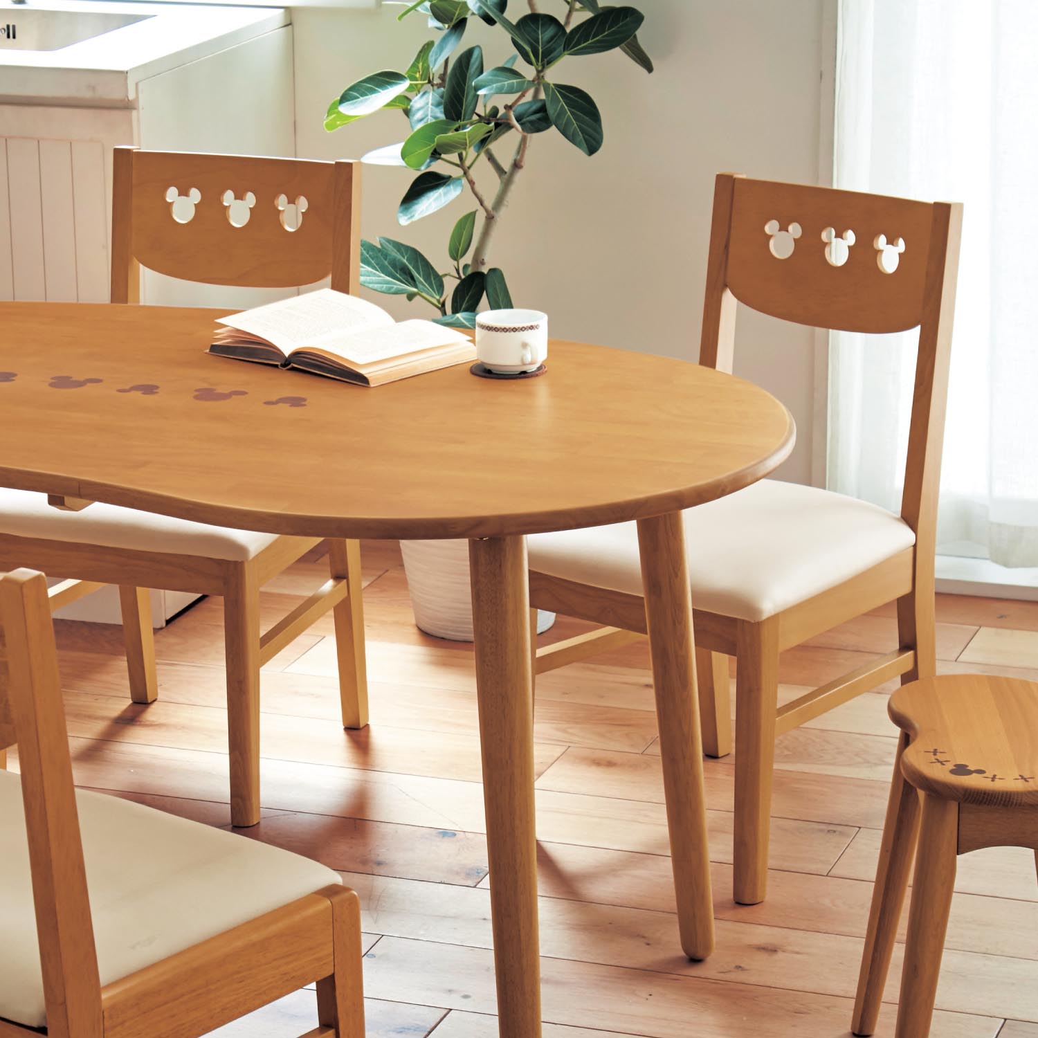 ベルメゾン ディズニー チェア2脚セット「ミッキーモチーフ