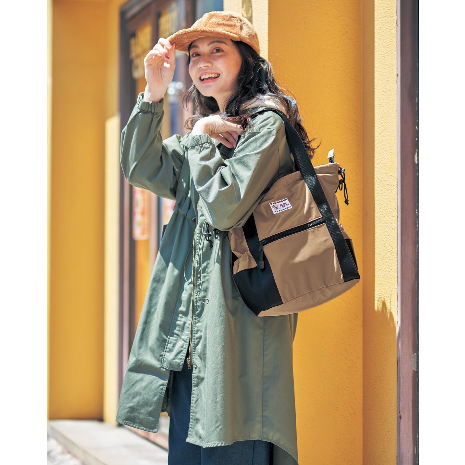 ベルメゾン ディズニー ２ｗａｙショルダーバッグ カメラケース付き ミッキーマウス ベージュ ベルメゾン Jre Mall店 Jre Mall