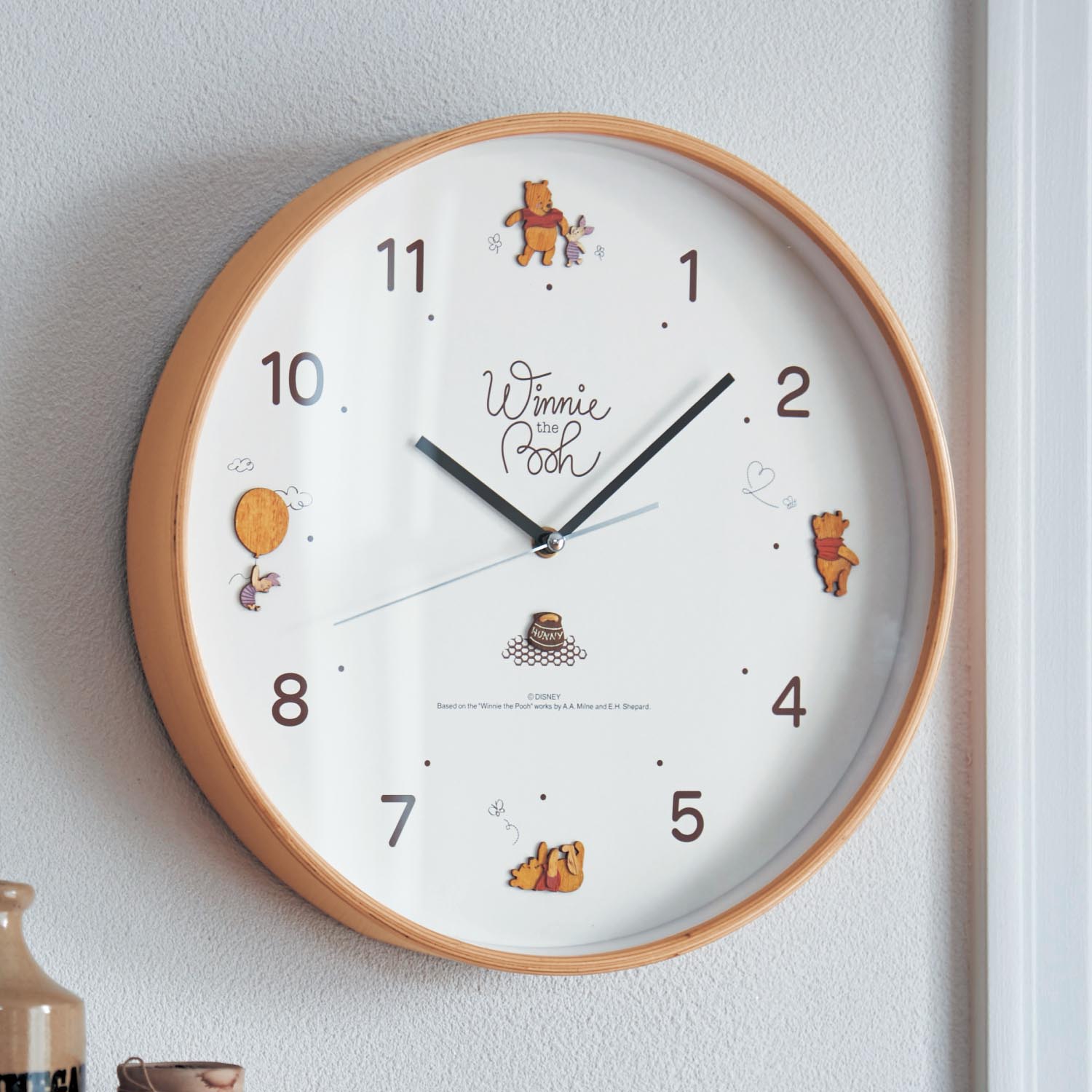ベルメゾン ディズニー ナチュラルデザインの木枠掛け時計（選べるキャラクター） ミッキー＆ミニー