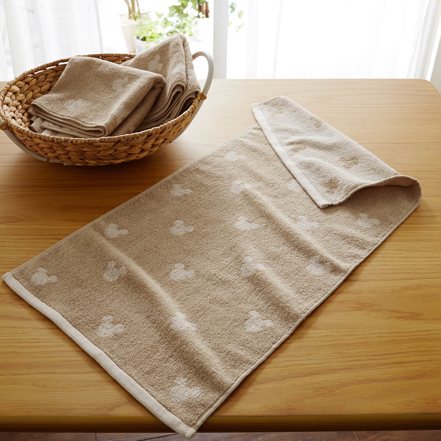 ベルメゾン ディズニー まいにちタオル同色セット フェイス3枚 バス2枚 ミッキーモチーフ ベージュ バスタオル同色2枚セット バスタオル同色2枚セット ベージュ ベルメゾン Jre Mall店 Jre Pointが 貯まる 使える Jre Mall