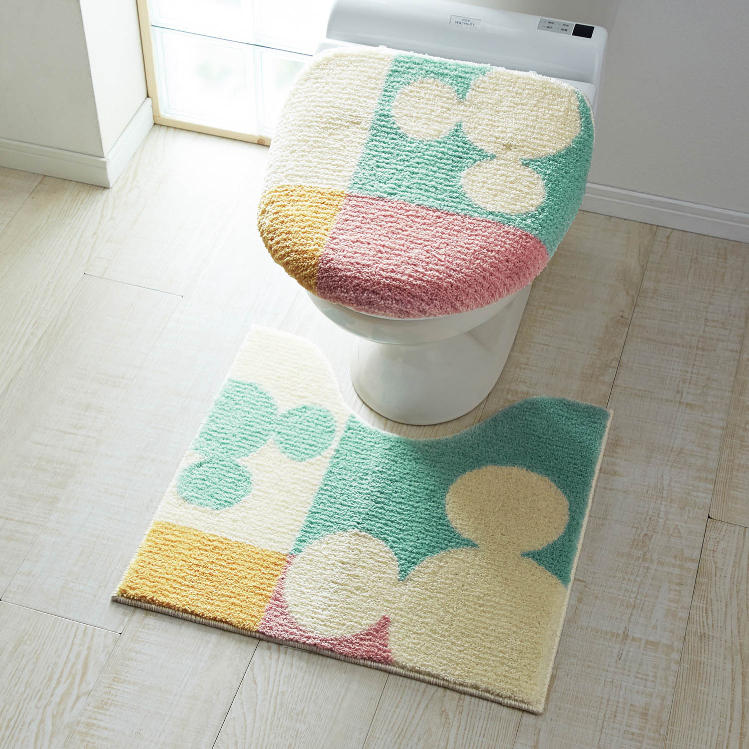 ベルメゾン ディズニー トイレマット フタカバー 単品 セット ミッキーモチーフ マルチ系 標準マット ｏｕフタセット 標準マット ｏｕフタセット マルチ系 ベルメゾン Jre Mall店 Jre Mall