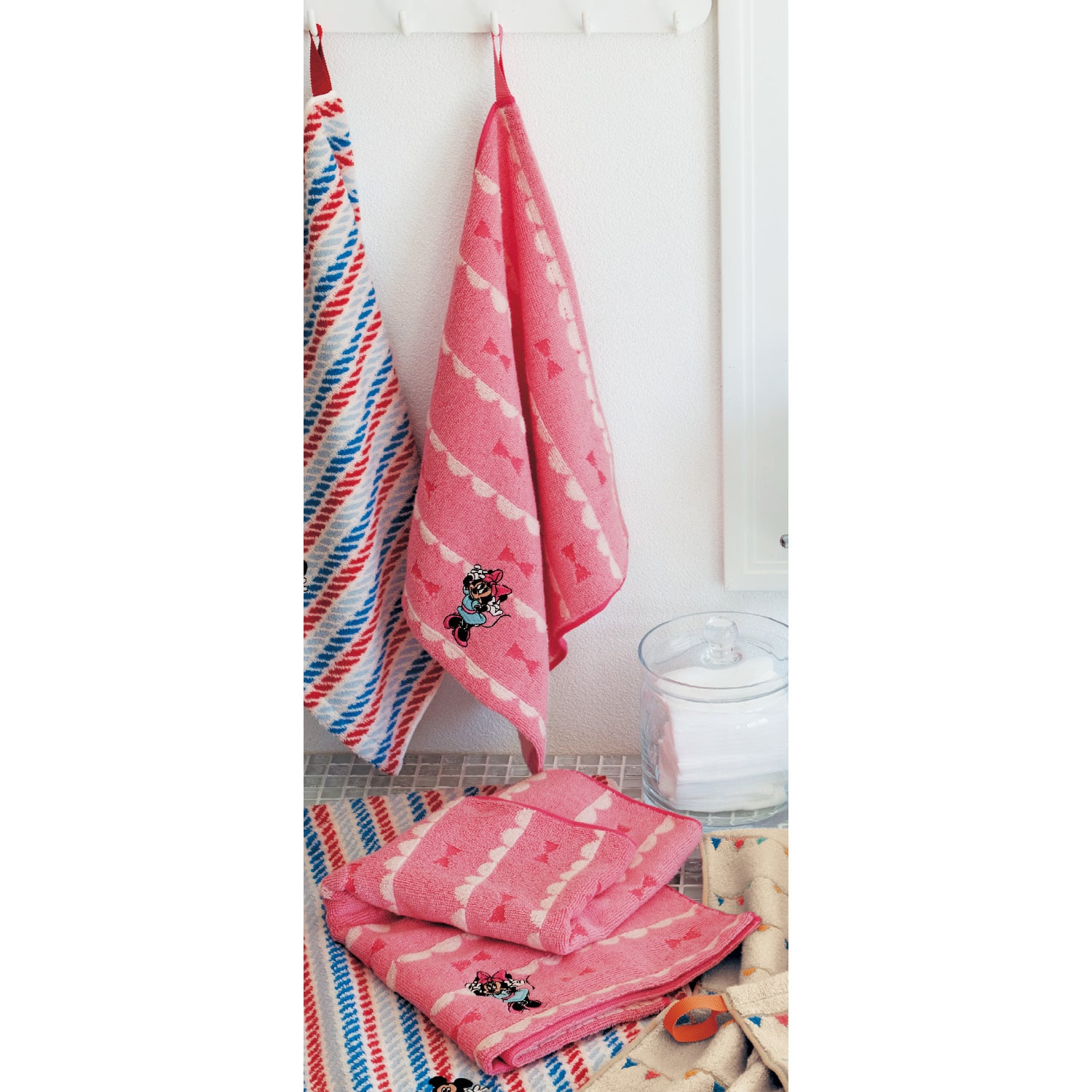 ベルメゾン ディズニー 刺繍入りジャカードタオル 選べるキャラクター ミニーマウス フェイスタオル フェイスタオル ミニーマウス ベルメゾン Jre Mall店 Jre Pointが 貯まる 使える Jre Mall