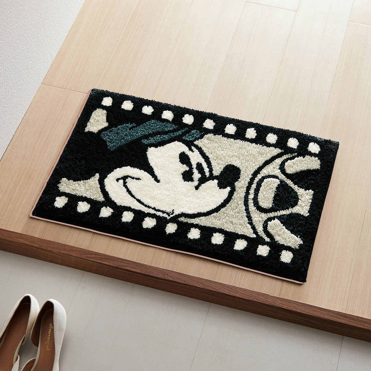 ベルメゾン ディズニー モノクロデザイン玄関マット「ミッキーマウス」 約６０×９０