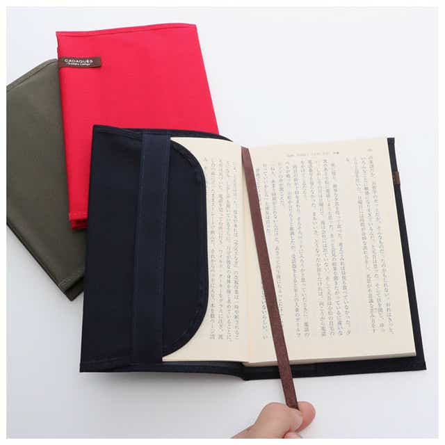 ブックカバー 文庫 かわいい 通販 文庫本 文庫サイズ 布 コットン 布製 綿 Cadaques コットンブックカバー しおり付き しおり紐 栞 カラフル シンプル 無地 デザイン 文具 プチギフト プレゼント ステーショナリー 文房具 ブラック Backyard Family Jre Pointが ブックカバー 文庫 かわいい 通販 文庫本 文庫サイズ 布 コットン 布製 綿 Cadaques コットンブックカバー しおり付き しおり紐 栞 カラフル シンプル 無地 デザイン 文具 プチギフト プレゼント ステーショナリー 文房具 ブラック Backyard Family Jre Pointが