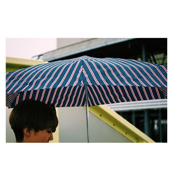 折りたたみ傘 おしゃれ 通販 メンズ レディース ブランド Wpc シンプル デザイン 軽量 軽い コンパクト 収納 53cm 6本骨 ポーチ付き カラビナ付き 携帯 置き傘 雨傘 晴雨兼用 折り畳み 日傘 Uvカット 紫外線対策 Uv対策 紫外線カット Wpc ワールドパーティー Wpc