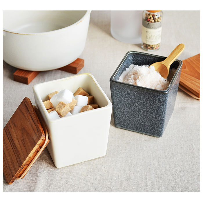 保存容器 陶器 おしゃれ 通販 キャニスター 磁器 四角 調味料入れ 角型 砂糖入れ シュガーポット 塩入 スクエア カフェ ストッカー アンティーク風 白 ホワイト 黒 ブラック シンプル 日本製 白 Backyard Family Jre Mall