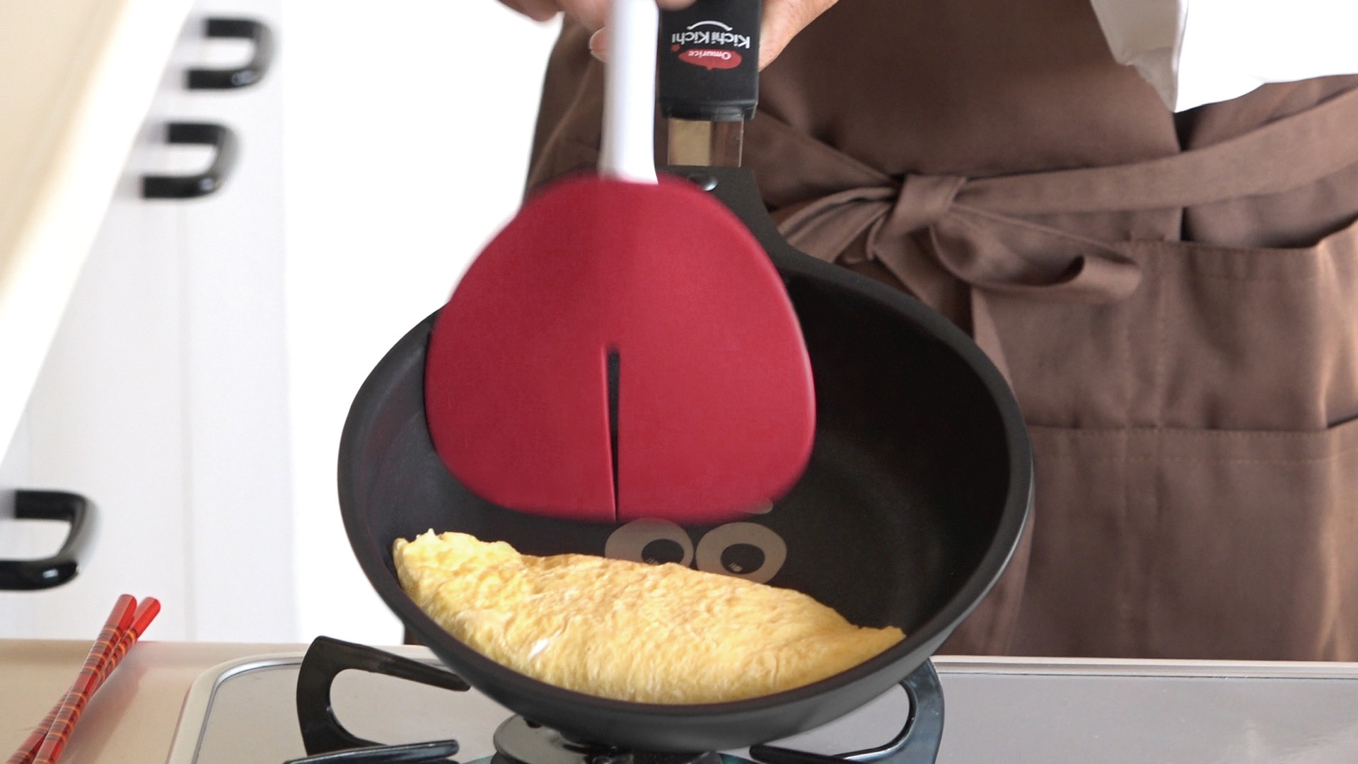 市場 ふわとろオムレツ用フライパン ガス火専用 ガス専用 フライパン コンパクト 小さめ 専用 オムちゃん オムレツ 小さいサイズ