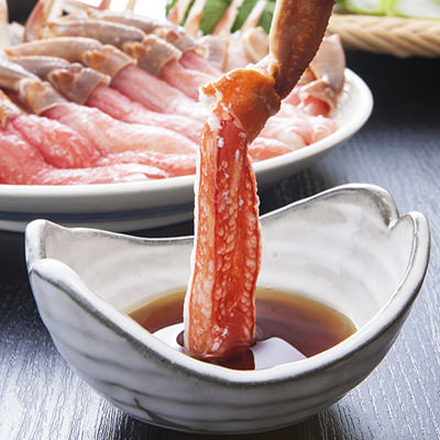 ずわいかにしゃぶセット　札幌蟹販株式会社 北海道　食べやすく殻をカットした脚と二本爪ポーションの詰め合せ。