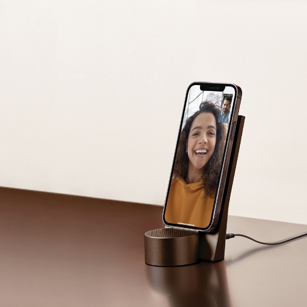 ワイヤレス充電器 Bluetoothスピーカーが一つになったオシャレデバイス Lexon Ld145bz City Energy Pro Bronze Lexon Bronze Ld145bz Usb Power Delivery対応 1ポート ブラウン ビックカメラ Jre Mall