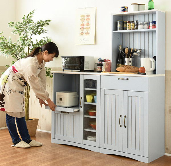 カントリースタイル カウンターキッチン 作業台 収納棚